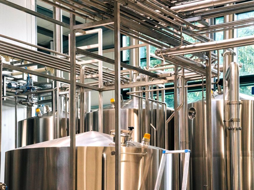 Berlin: Berliner Berg Brewery Tour with Beer Tasting - Tasting five Berliner Berg beers