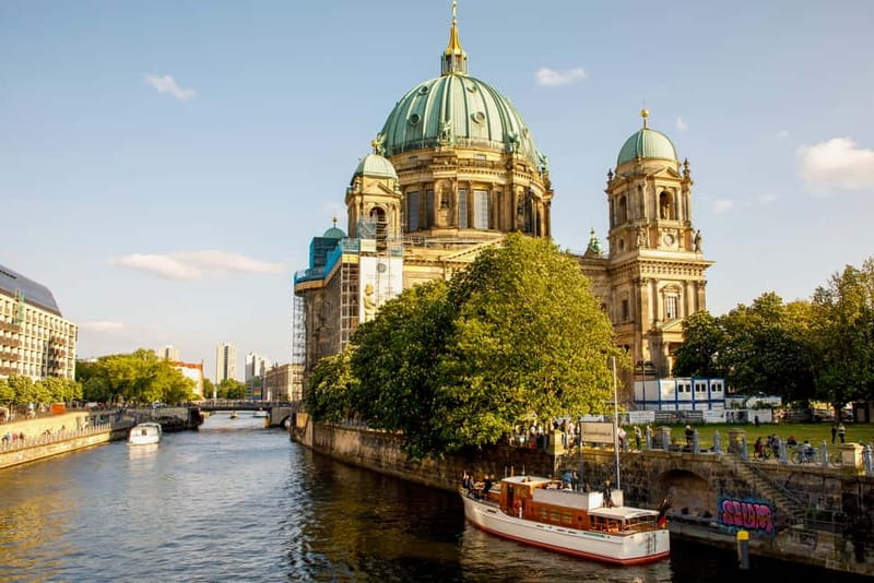 Berlin: Boat Sightseeing Tour on Electric Motor Yacht - The Fitzgerald is part of the experience