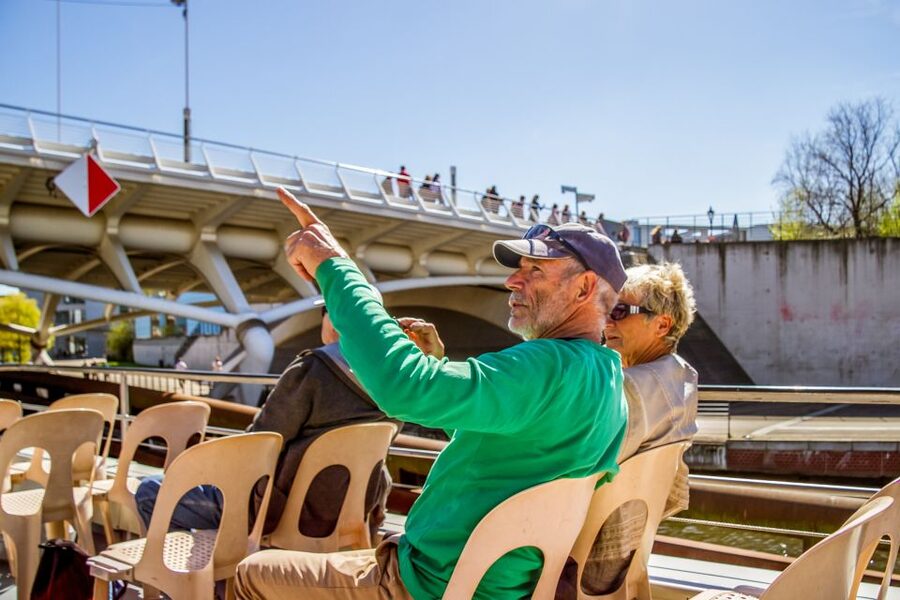Berlin: Boat Tour Along the River Spree - What the audio guide is really like
