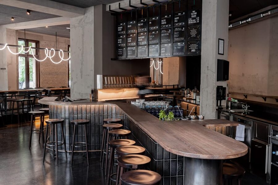 Berlin: BRLO Charlottenburg Tasting Session - The guide can shape the whole experience
