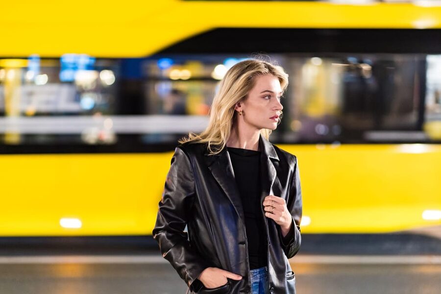 Berlin by Night: Private Photoshoot at Illuminated Cityscape - Small details that can improve your session
