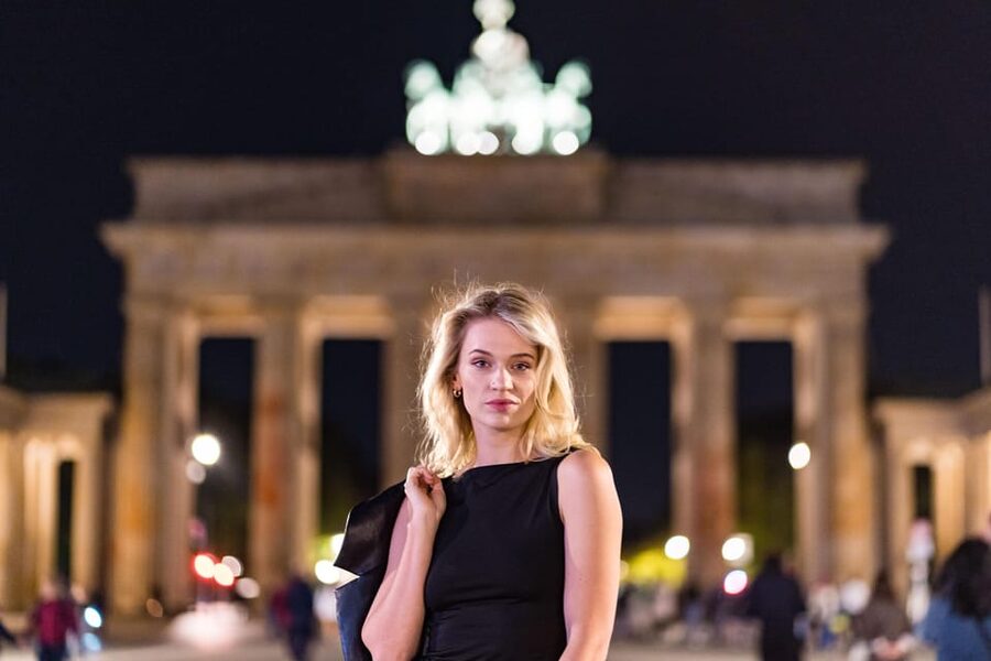 Berlin by Night: Private Photoshoot at Illuminated Cityscape - Museum Island: 30 minutes among Berlin’s grandest views