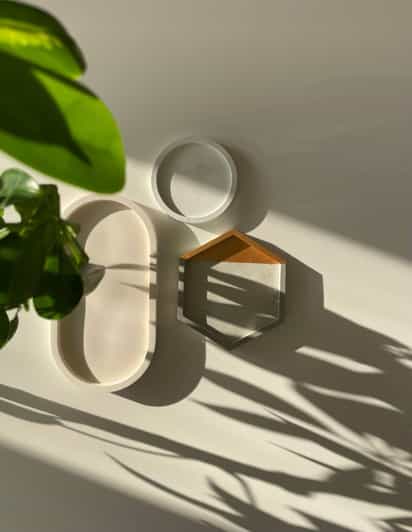 Berlin: Casting Workshop with Natural Materials - Starting with trays, colors, and powder