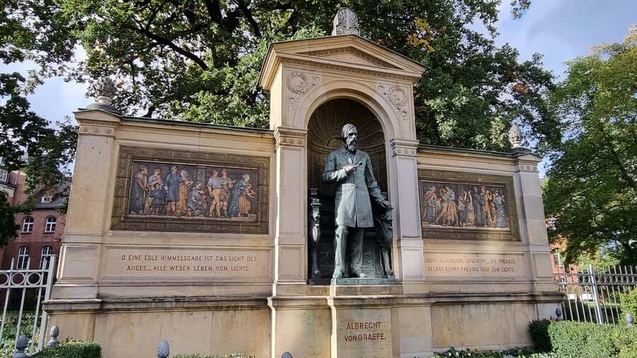 Berlin: Charité Hospital History Walking Tour - Rachel Hirsch and the slow change in medicine