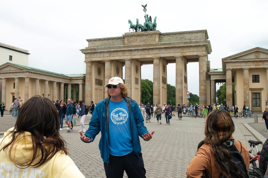 Berlin City Bike Tour with Beer Garden Stop - Lunch at a traditional beer garden