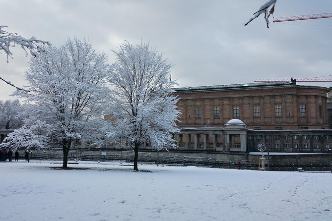 Berlin City Center: The Most Famous Sites (private 3 hours Walking tour) - Stadtschloss and the route’s final stretch