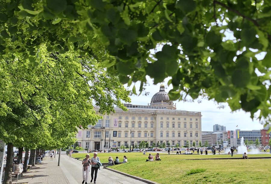 Berlin: City Highlights Express & Panorama Roof Terrace - Humboldt Forum and Berlin Palace