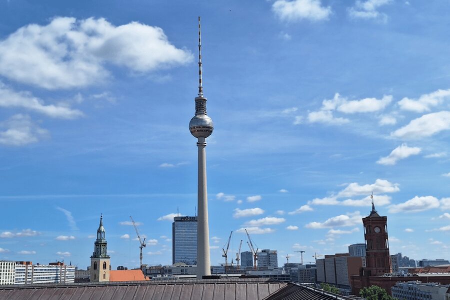 Berlin: City Highlights Express & Panorama Roof Terrace - The Spree and Berlin’s changing skyline