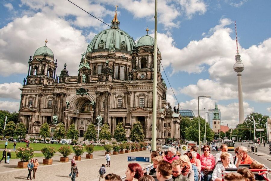 Berlin: City Sightseeing Hop-On Hop-Off Bus Tour - The East Berlin and Wall Route adds the missing chapter