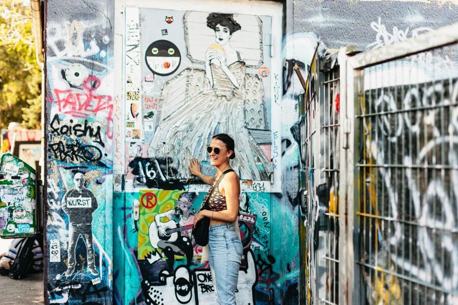 Berlin: City Street Art Guided Walking Tour - Friedrichshain and Kreuzberg through an artist’s eyes