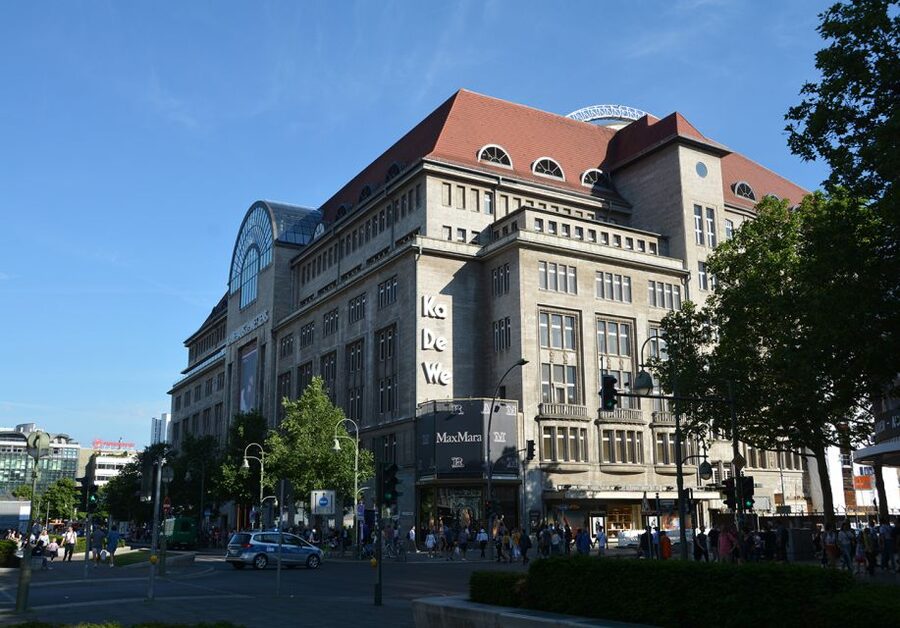 Berlin: City-West Walking Tour with a Real Berliner - Europa-Center and the changing face of Breitscheidplatz