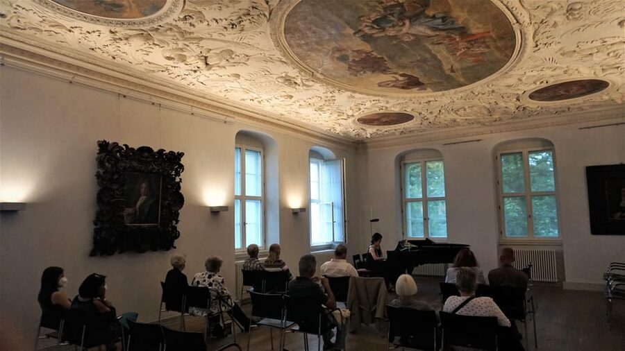 Berlin: Classical concerts in Köpenick Palace - Aurora Hall - What your 90 minutes will feel like