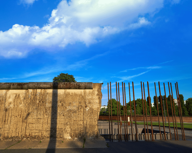 Berlin: Cold War History and Berlin Wall Guided Walking Tour - Berlin Wall remains and Niederkirchnerstrasse
