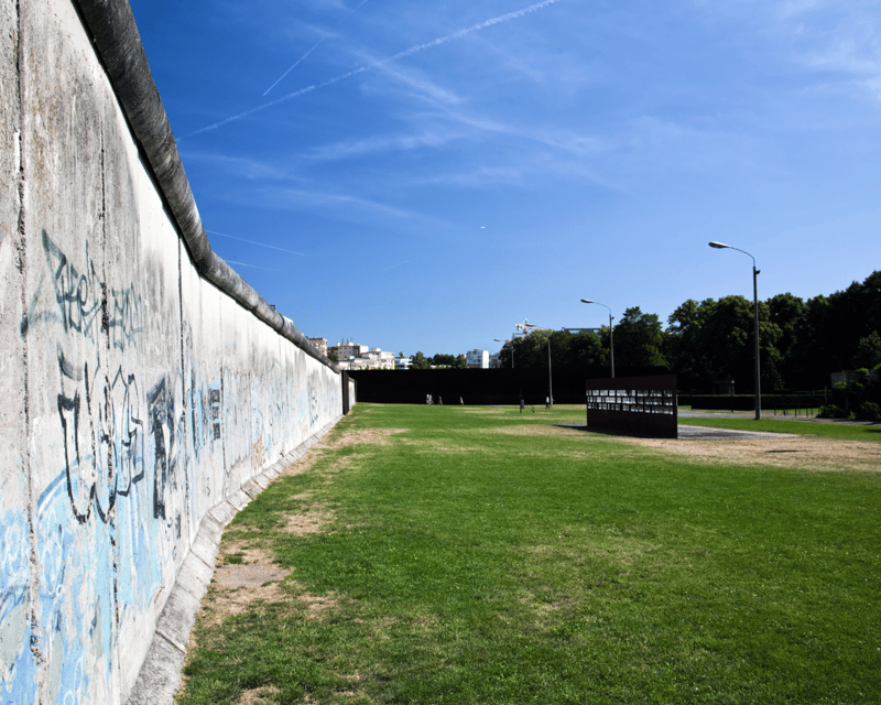 Berlin: Cold War History and Berlin Wall Guided Walking Tour - What the guides add to the experience