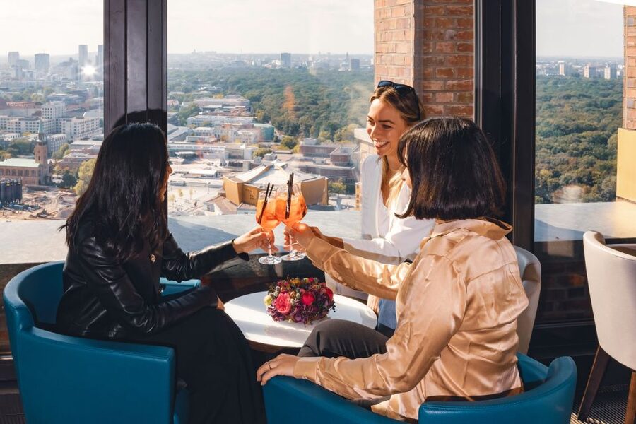Berlin: Combo-Ticket for Panoramapunkt with Crémant at Café - The 24th-floor view across Berlin