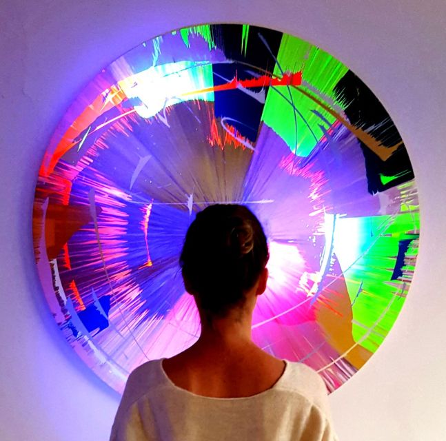 Berlin: Create Your Own Spin Painting at Jans Echternacht - Choosing between one large canvas and two smaller paintings