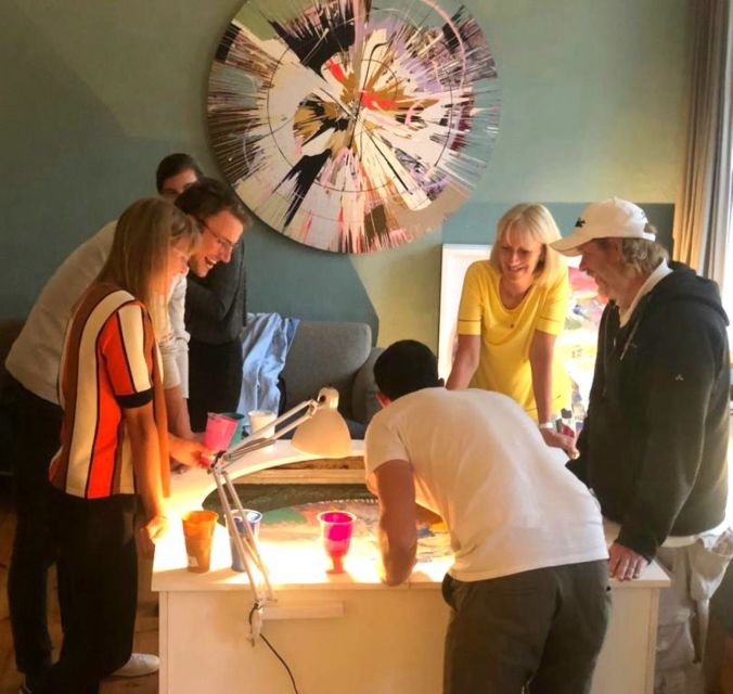 Berlin: Create Your Own Spin Painting at Jans Echternacht - Who will enjoy this most?