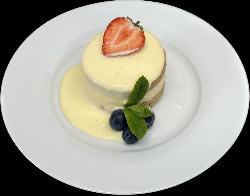 Berlin: Dinner Cruise on the Spree with Prosecco - Choosing Between the Three and Four-Course Packages