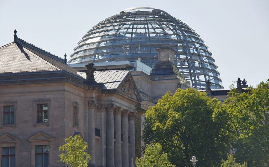 Berlin: Dinner Cruise on the Spree with Prosecco - The Mood: Romantic, Calm, and Weather Dependent