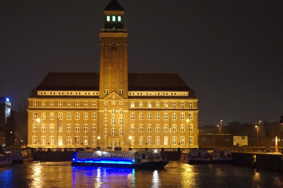 Berlin: Dinner Cruise on the Spree with Prosecco - How Much Value Do You Get for $94?