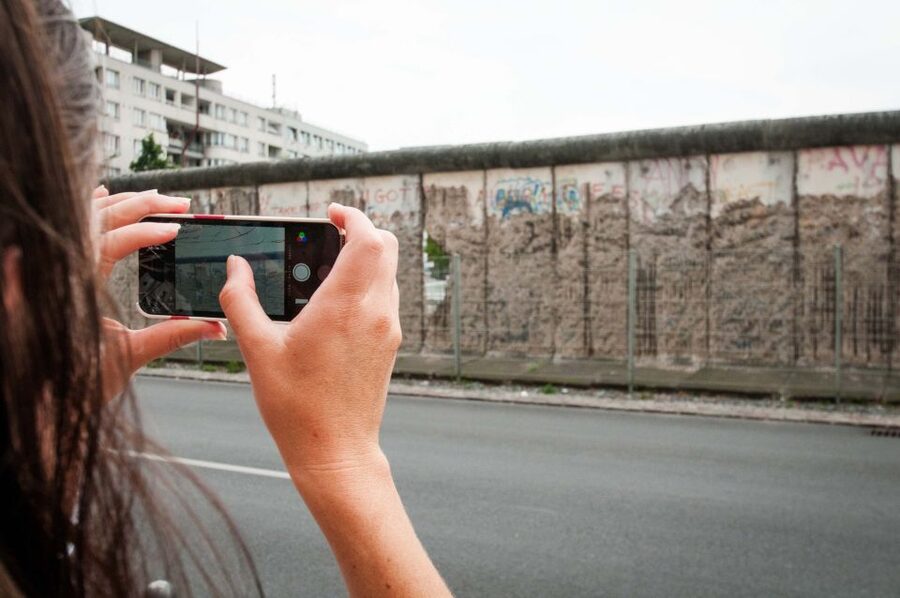 Berlin: Discover Berlin Walking Tour - Checkpoint Charlie and the Berlin Wall