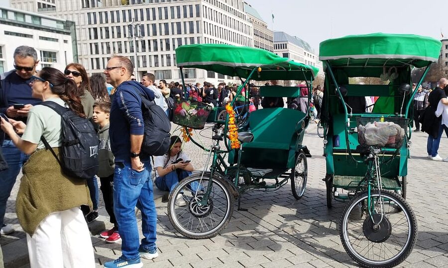 Berlin (E)Bike Tour Historical Highlights in Small groups - Potsdamer Platz and Berlin’s rebuilt center
