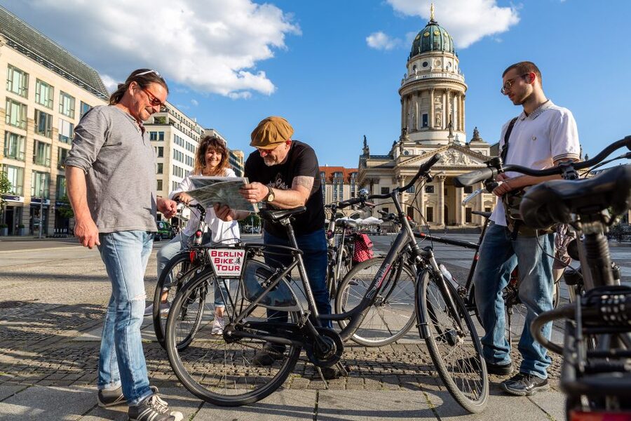 Berlin: E-Bike Tour of the Berlin Wall and Mitte Highlights - Mauerpark and the Walls physical trace