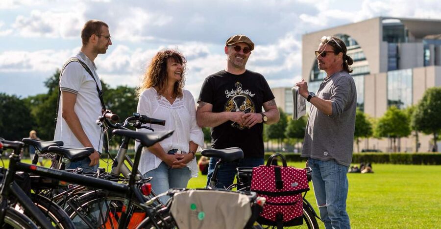Berlin: E-Bike Tour of the Berlin Wall and Mitte Highlights - Bornholmer Strasse and the night the border opened