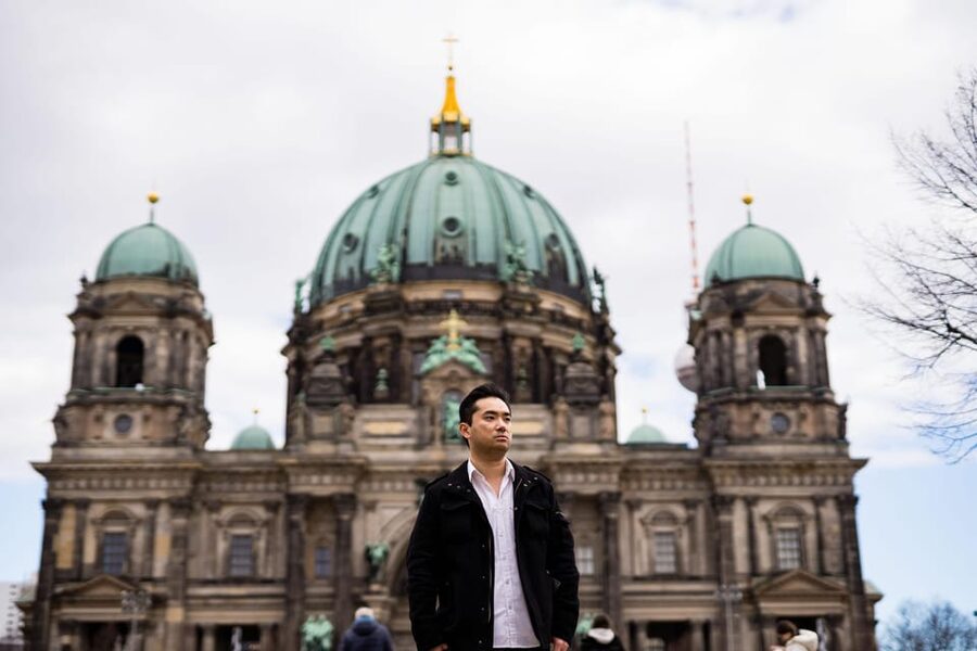 Berlin: Early Morning Private Photoshoot to avoid the Crowd - Brandenburg Gate, the government district, and the Reichstag