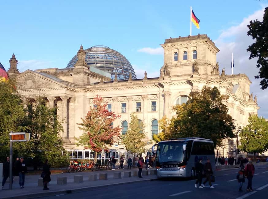 Berlin: East and West Wall Tour by Bike with a Guide - Nikolaiviertel, Alte Münze, and the old center