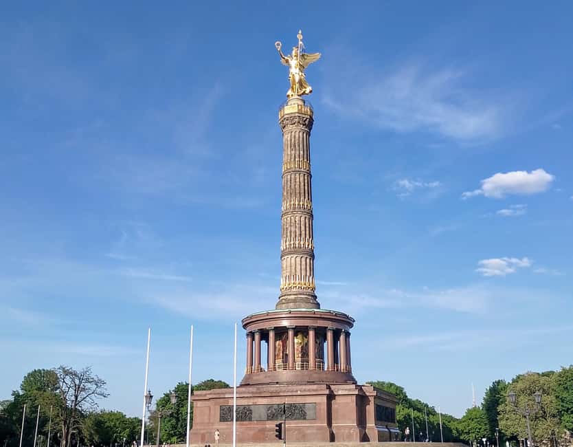 Berlin: East and West Wall Tour by Bike with a Guide - The Berlin Palace and Museum Island