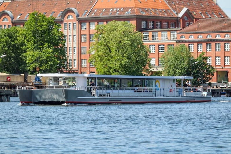 Berlin: East Side Gallery Spree Cruise in a Solar Catamaran - Why this two-hour Spree cruise works