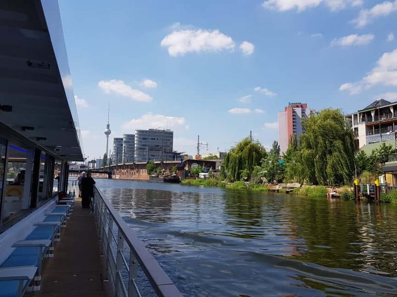 Berlin: East Side Gallery Spree Cruise in a Solar Catamaran - The East Side Gallery from the Spree