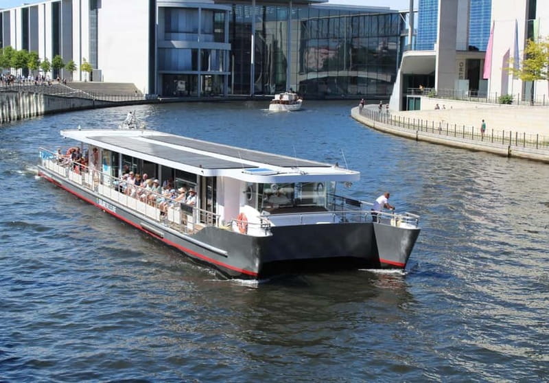 Berlin: East Side Gallery Spree Cruise in a Solar Catamaran - Passing beneath Oberbaum Bridge