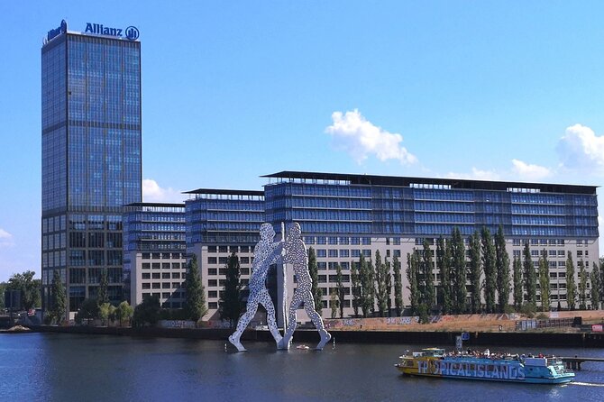 Berlin East Side Tour 2.5 hour cruise with commentary - Mühlendammschleuse and Berlin’s earliest city center