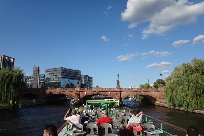 Berlin East Side Tour 2.5 hour cruise with commentary - The Palace of Tears and the final return to Mitte