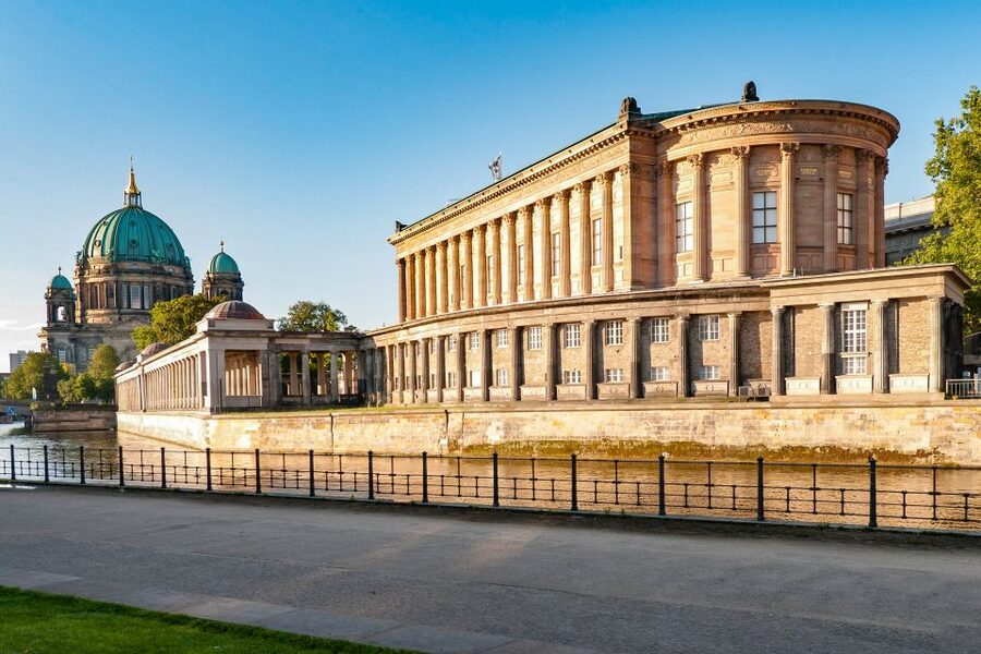 Berlin: Entry to Alte Nationalgalerie - Beginning with Classicism and Romanticism