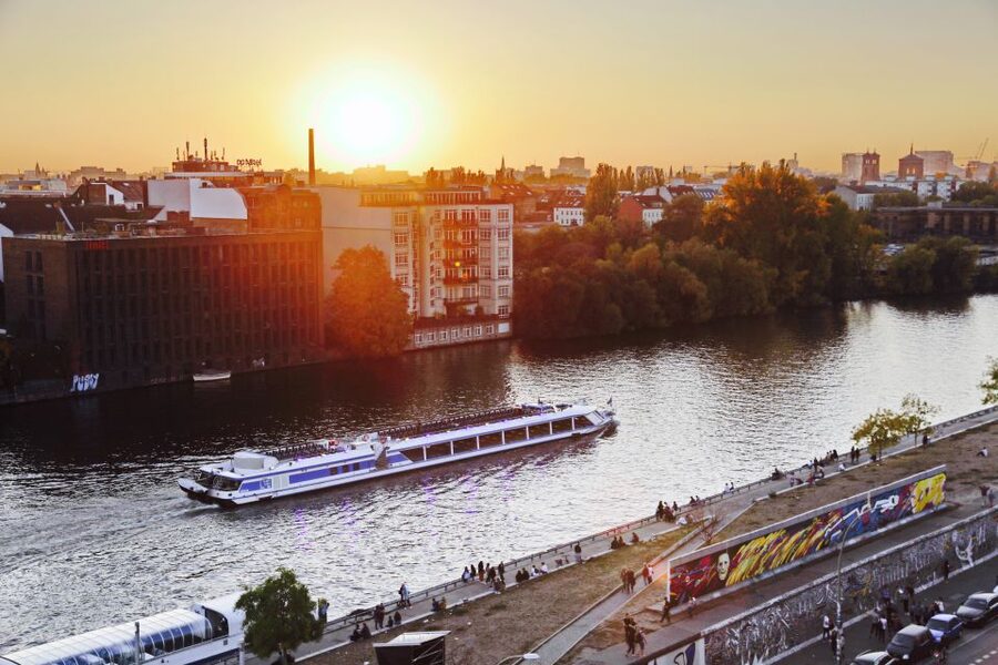 Berlin: Evening City Sightseeing Cruise - The Federal Chancellery and Berlin’s government district
