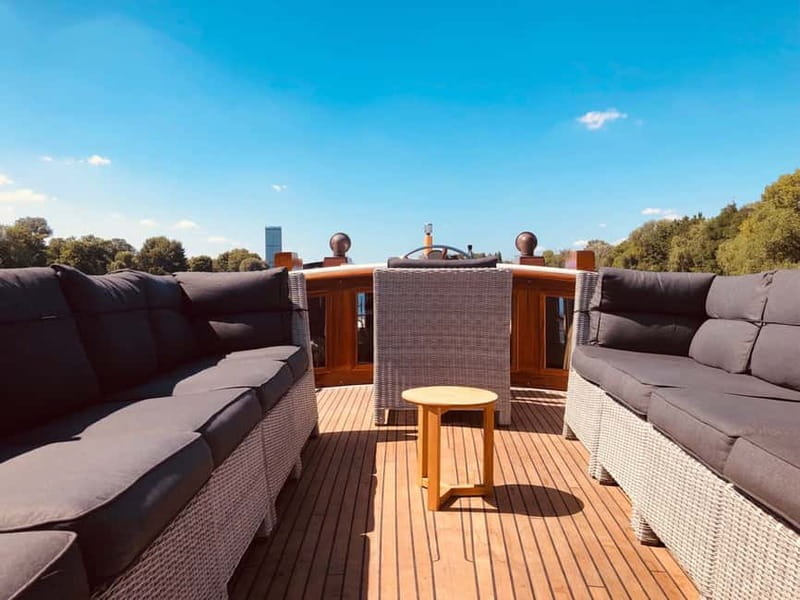 Berlin: Evening Yacht Cruise with Aperitif & Dinner Upgrade - Practical advice for a smoother evening