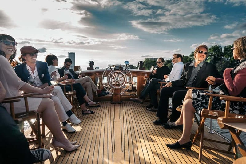 Berlin: Evening Yacht Cruise with Aperitif & Dinner Upgrade - What this Berlin yacht cruise is really for
