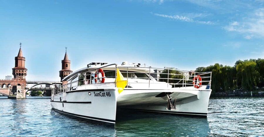 Berlin: Exclusive Boat Tour on a Solar-Powered Catamaran - Oberbaum Bridge and the East Side Gallery