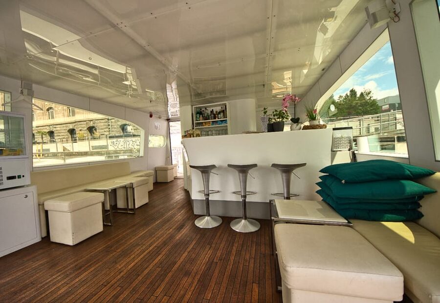 Berlin: Exclusive Boat Tour on a Solar-Powered Catamaran - The Mühlendamm lock is the tour’s built-in event