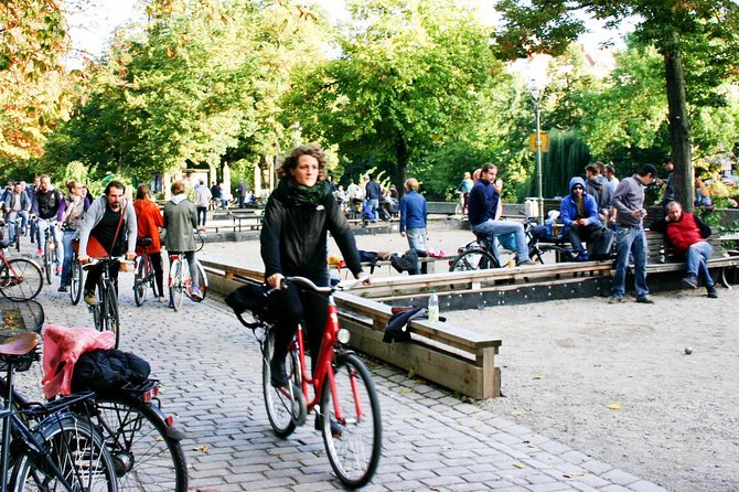 Berlin: Experience the Alternative Kreuzberg on a Bike Tour - Das Baumhaus and the spirit of improvisation