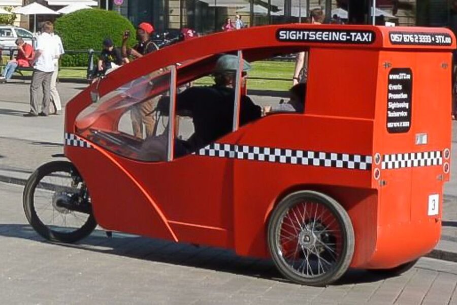 Berlin Express: Private 1-Hour E-Rickshaw Ride - The Brandenburg Gate, Parks, and Riverside Routes