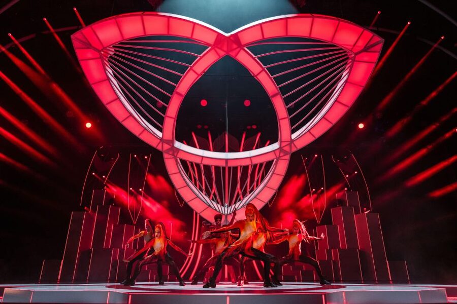 Berlin: FALLING | IN LOVE Grand Show Friedrichstadt-Palast - Arriving at Friedrichstadt-Palast