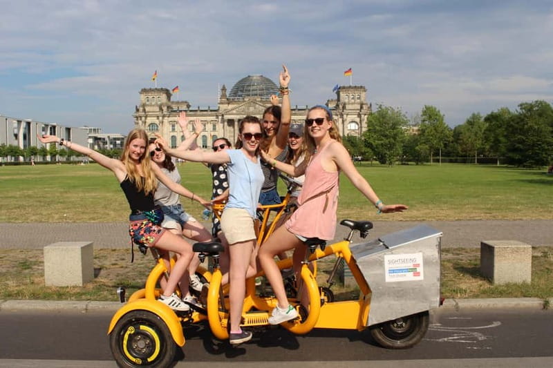 Berlin: Fun Private Guided Sightseeing Tours with Teambikes - Museum Island and Berlin Cathedral