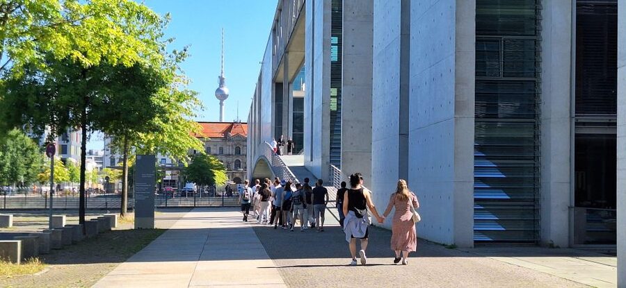 Berlin: Government District Tour and Reichstag Dome Visit - Platz der Republik and the approach to the Reichstag