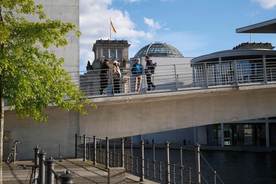 Berlin: Government Quarter Tour and Reichstag Dome Visit - Walking through Berlin’s government district