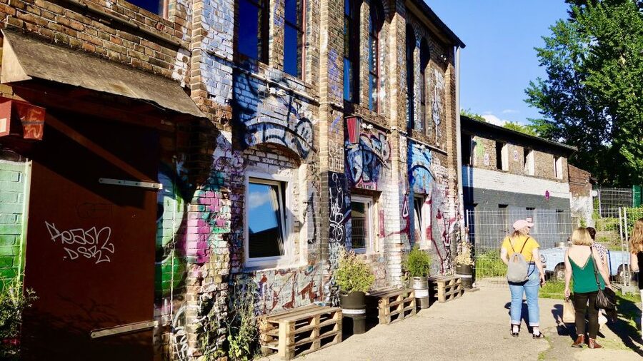 Berlin: Guided Craft Beer & Cultural Tour With Snacks - Three Stops, Nine Beers, and Plenty of Variety