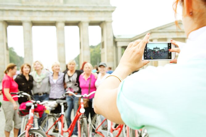 Berlin: Guided Private Bike Tour to Explore the Highlights - Key points to know before booking